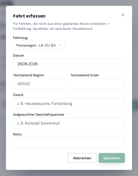 Fenster „Fahrt erfassen“ mit Fahrzeug „Praxiswagen · LA-CU 123“, Tachostand Beginn 48500 sowie den Feldern „Zweck“, „Aufgesuchter Geschäftspartner“ und „Notiz“.